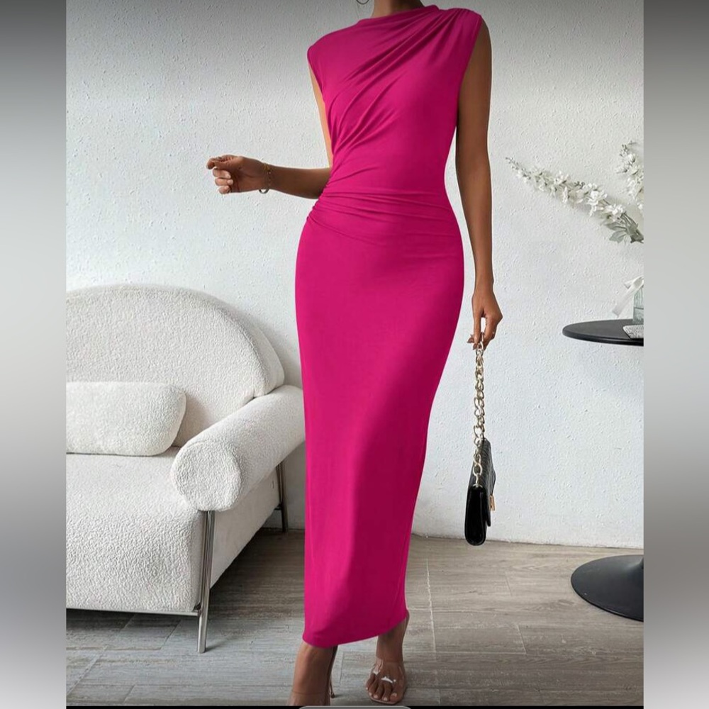 Elegant Black Sleeveless Draped Bodycon Maxi Dress - Picture 15 of 16